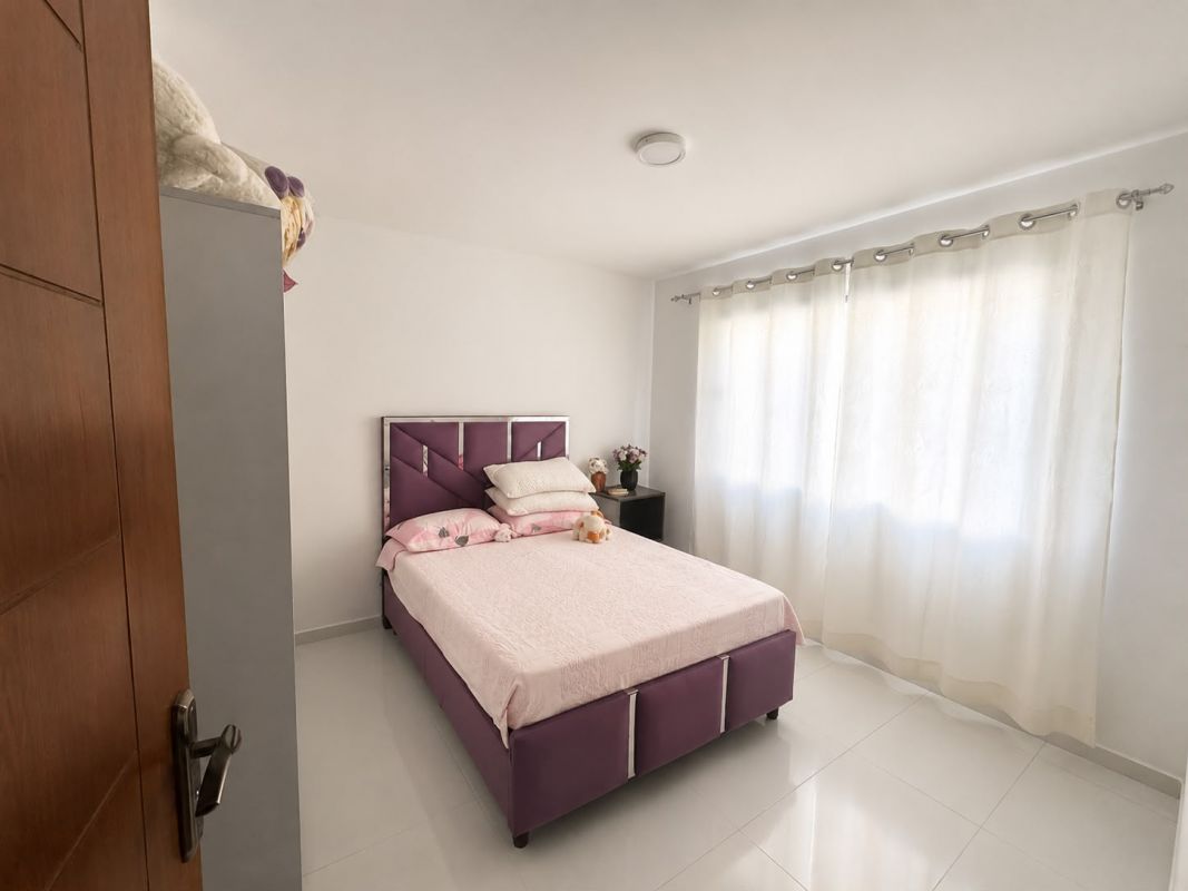 Casa de 3 dormitorios Zona Norte, Urb. Akualand Guapay — imagen 8