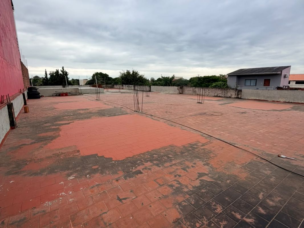 CASA COMERCIAL SOBRE AVENIDA PRINCIPAL EN VENTA — imagen 12