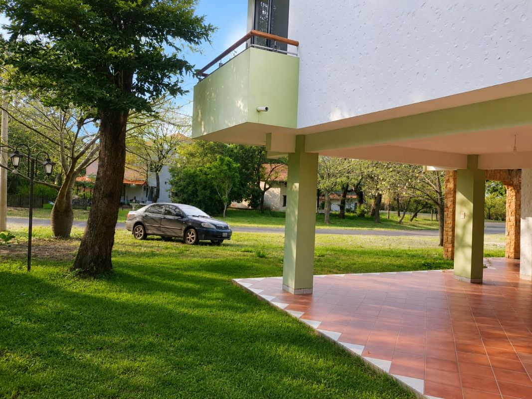 HERMOSA CASA EN LAGUNA AZUL — imagen 1