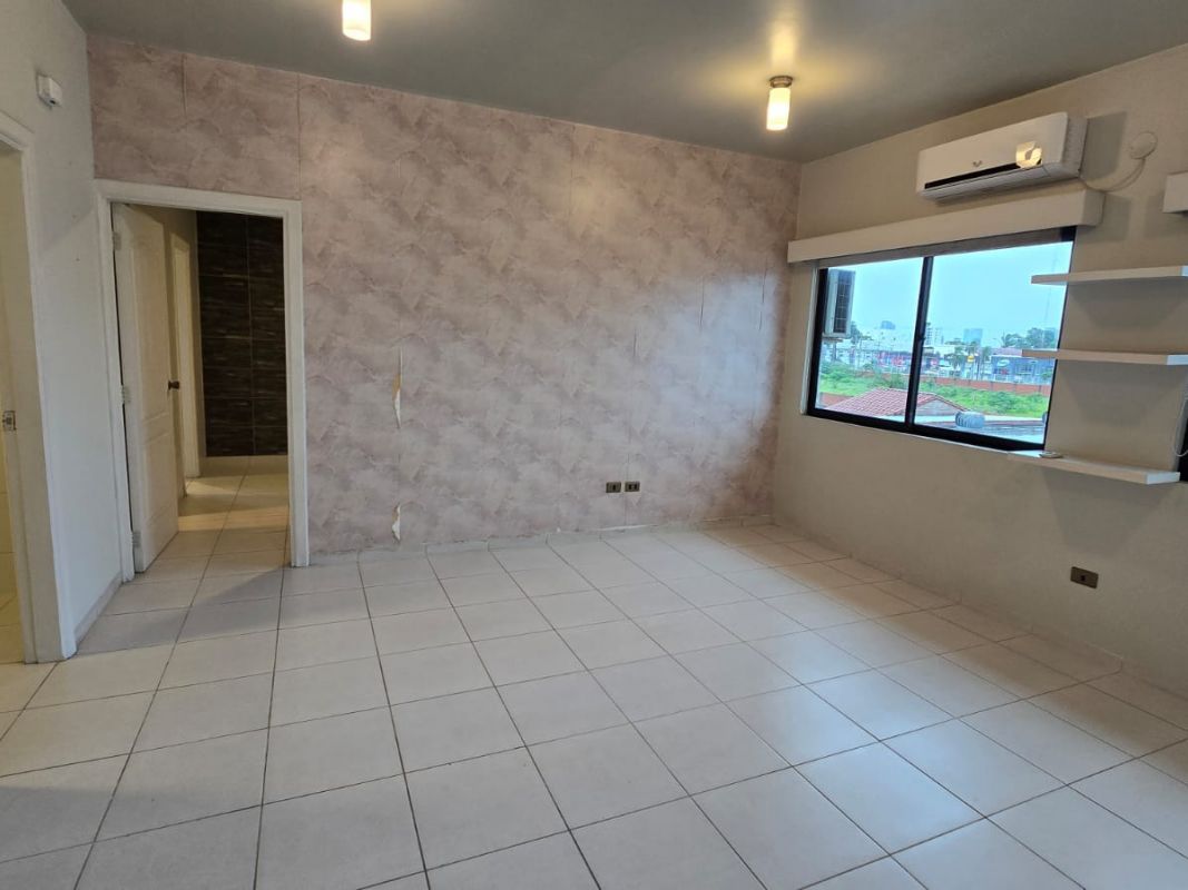 DEPARTAMENTO EN VENTA 4TO ANILLO Av BANZER CONDOMINIO VIAPAVE — imagen 3