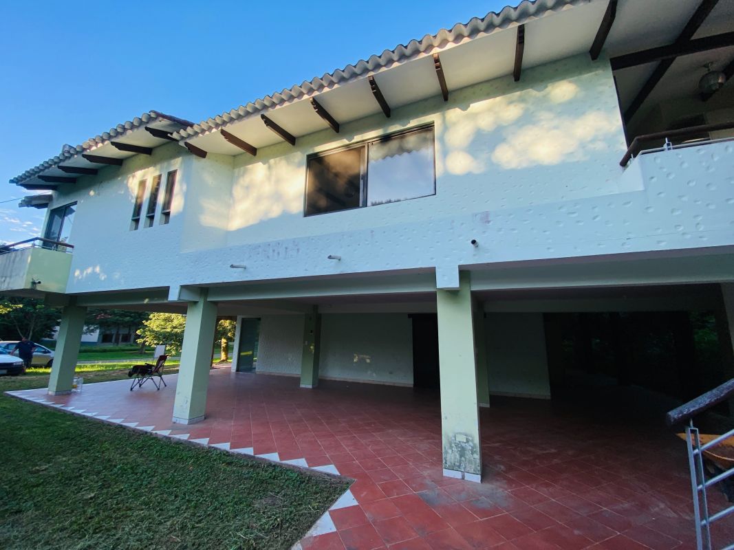 HERMOSA CASA EN LAGUNA AZUL — imagen 7