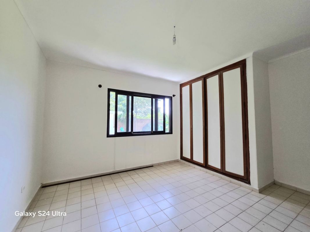 Cond. Cataluña, amplia casa en alquiler ubicada en condominio privado — imagen 2