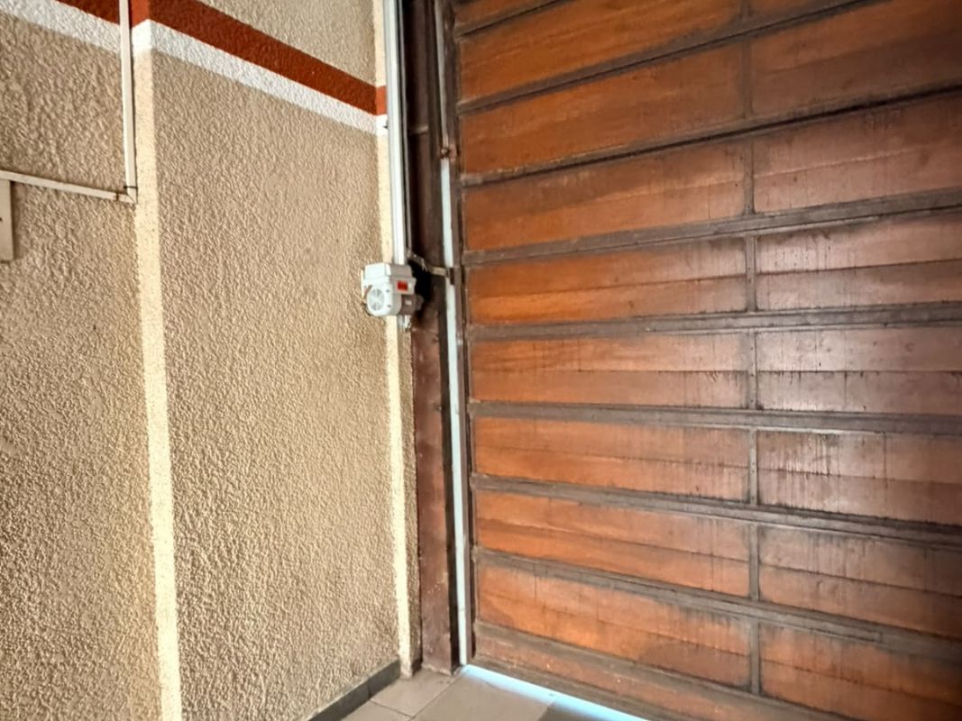 AMPLIO DEPARTAMENTO EN ALQUILER SOBRE AVENIDA — imagen 1