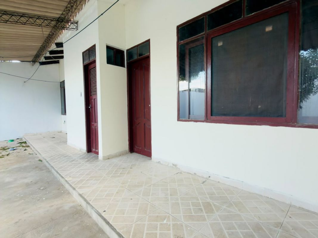 INMUEBLE COMERCIAL SOBRE AVENIDA EN ALQUILER — imagen 5