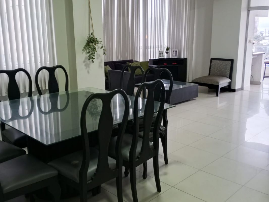 Amplio Dpto. en venta en 10mo. Piso del Edif. Punta del Este — imagen 2