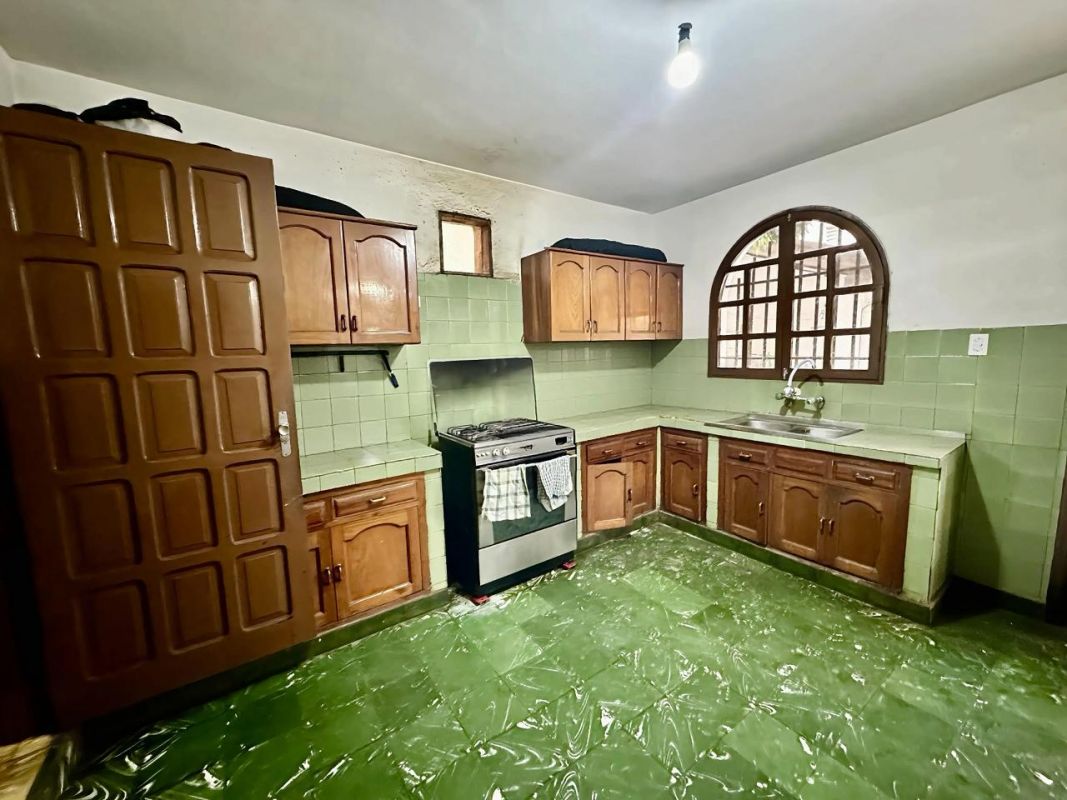 "CASA COMERCIAL EN VENTA, DE 480,80  M2, DE 2 PLANTAS, SOBRE CALLE CAMPERO" — imagen 1