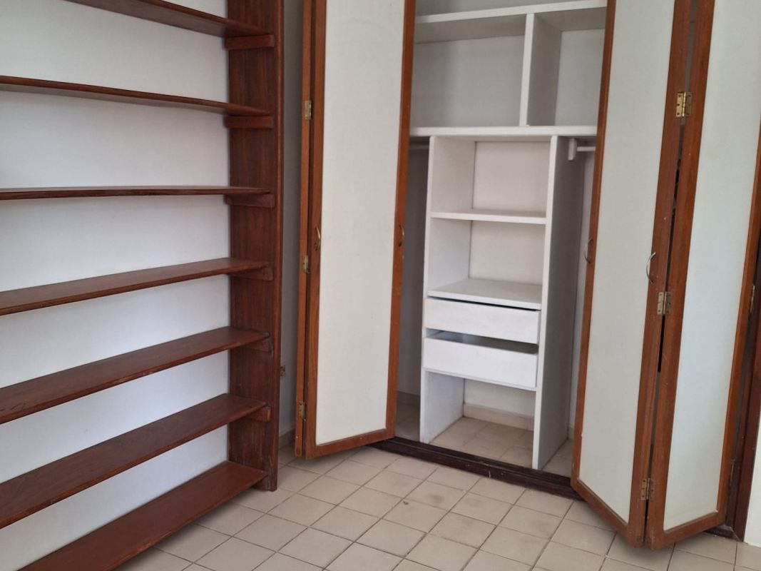 Cond. Cataluña, amplia casa en alquiler ubicada en condominio privado — imagen 7