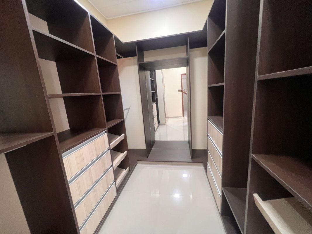 CASA DE 4 DORMITORIOS AV SANTOS DUMONT — imagen 8