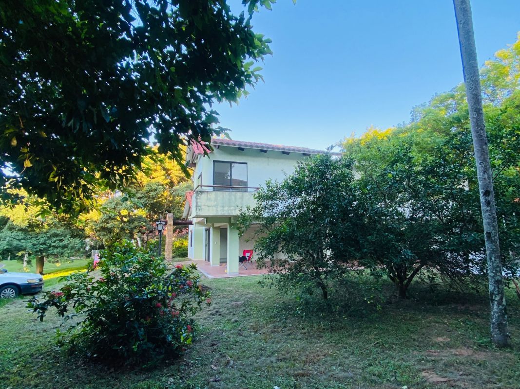 HERMOSA CASA EN LAGUNA AZUL — imagen 8