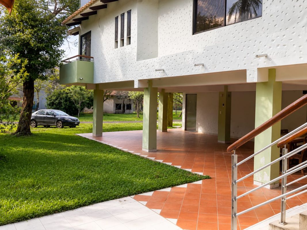 HERMOSA CASA EN LAGUNA AZUL — imagen 2
