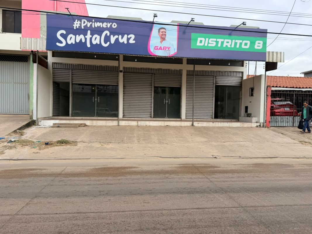 CASA COMERCIAL SOBRE AVENIDA PRINCIPAL EN VENTA — imagen 1