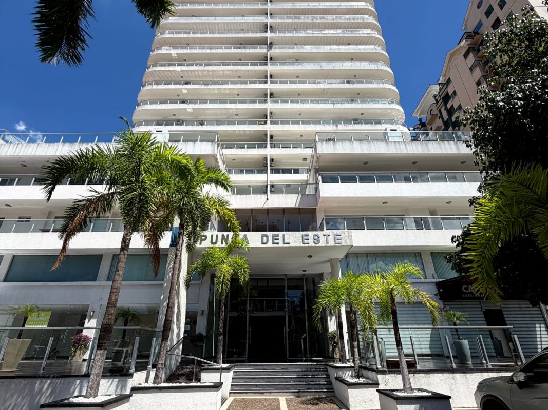 Amplio Dpto. en venta en 10mo. Piso del Edif. Punta del Este — imagen 20