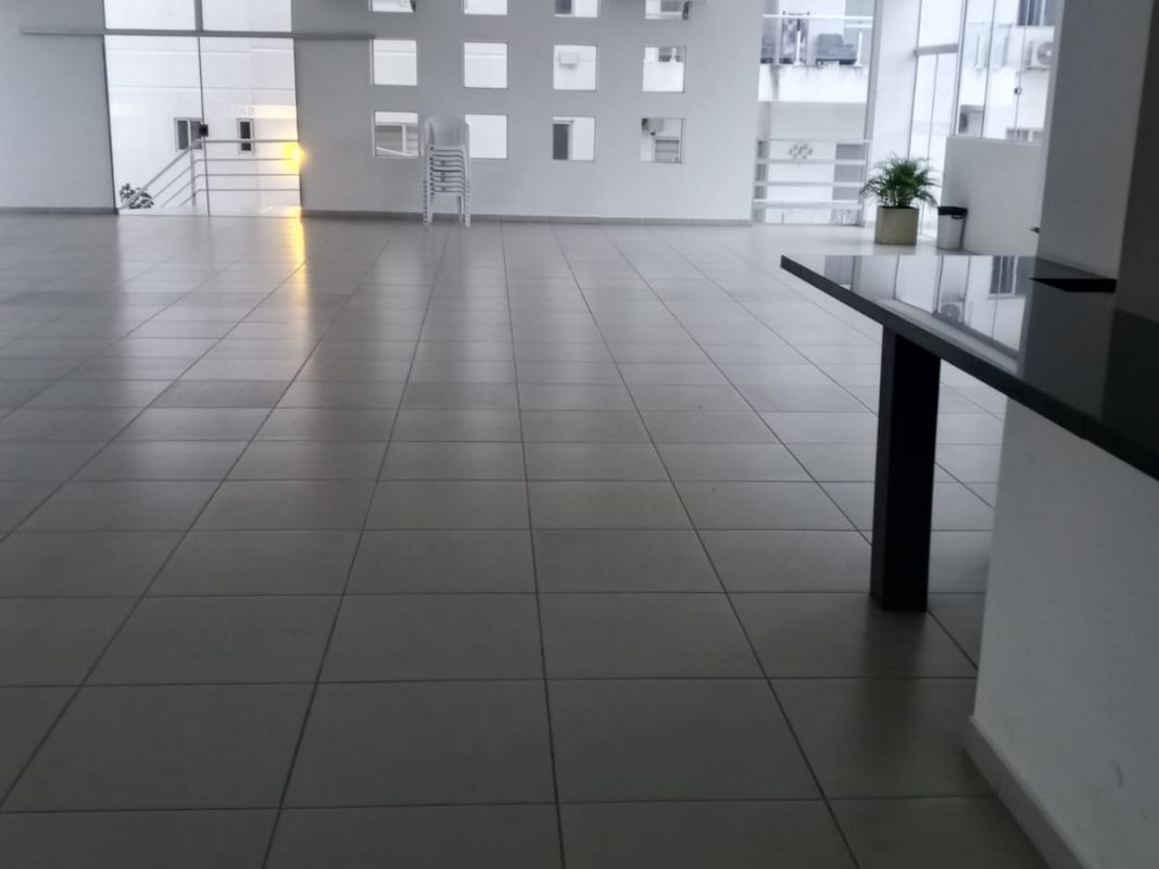Amplio Dpto. en venta en 10mo. Piso del Edif. Punta del Este — imagen 13
