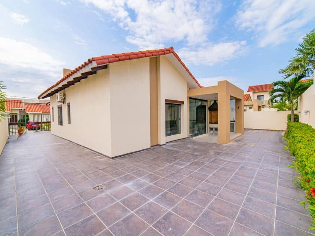 CASA EN VENTA COND. SANTA CRUZ DE LA COLINA — imagen 3