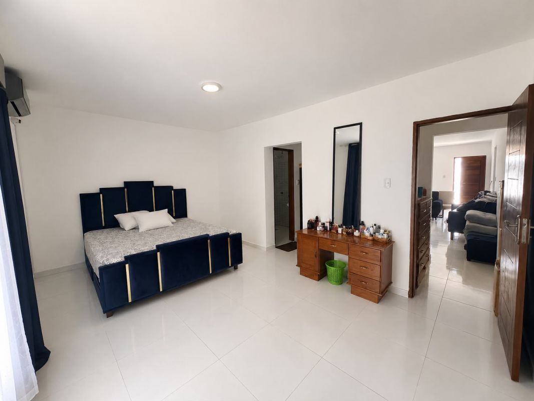 Casa de 3 dormitorios Zona Norte, Urb. Akualand Guapay — imagen 7