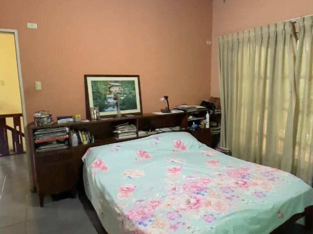 AMPLIA CASA EN VENTA, SOBRE AVENIDA BANZER, DE 772.25 M2, ZONA NORTE — imagen 3