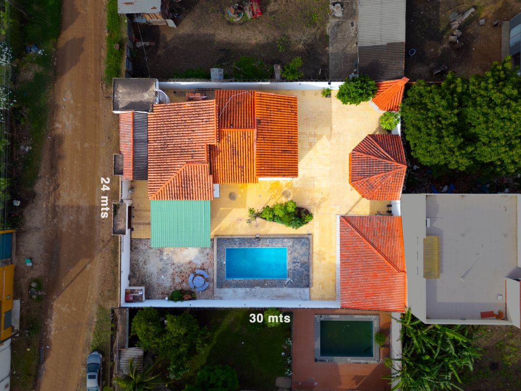Casa de 3 dorm. de 720 m2 — imagen 2
