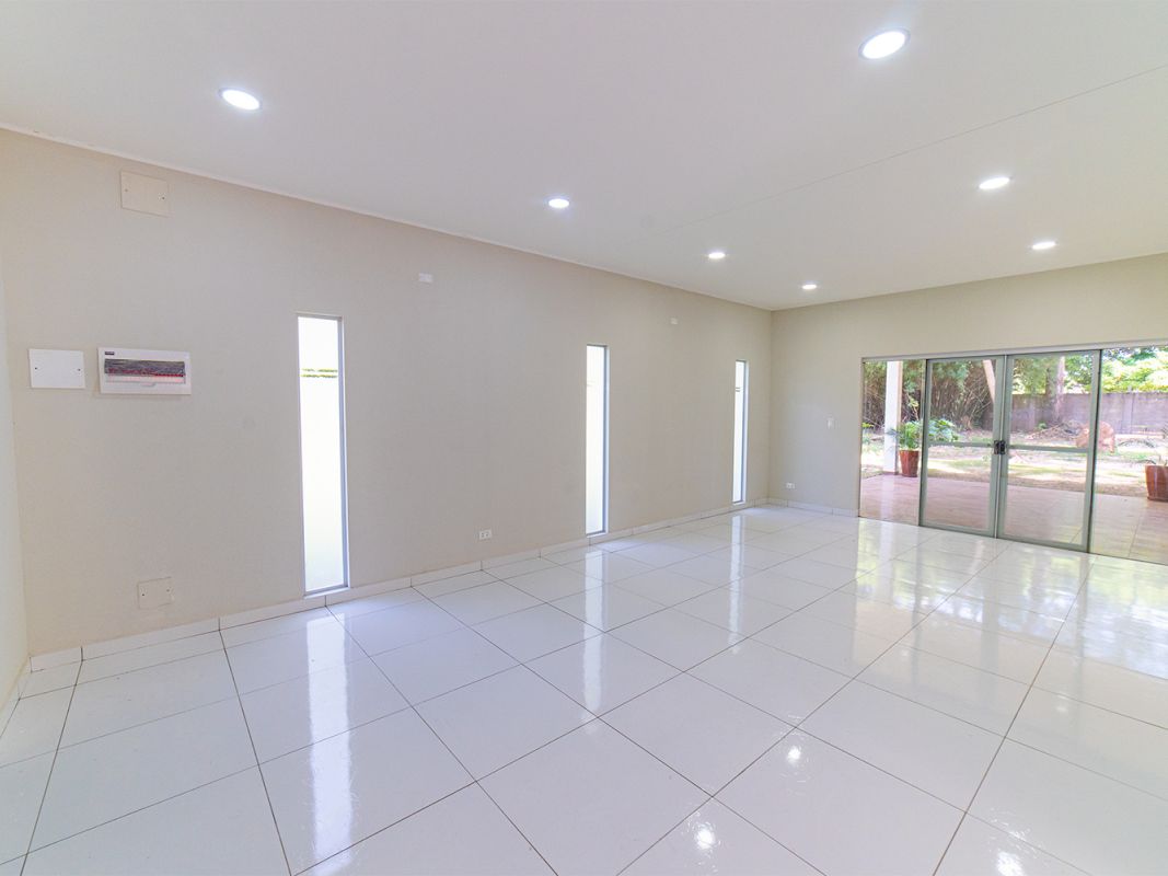 AMPLIA CASA EN KM9 DVLG - Condominio cerrado Casa Jardin — imagen 1
