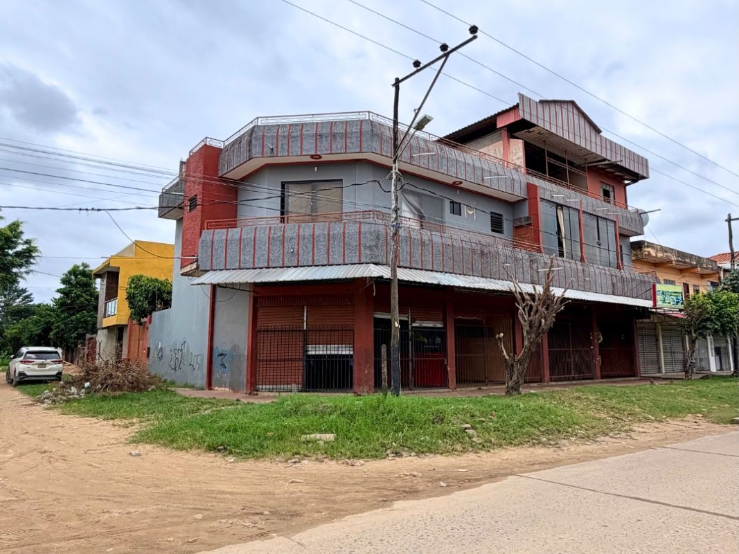 CASA COMERCIAL DE 3 PLANTAS — imagen 1
