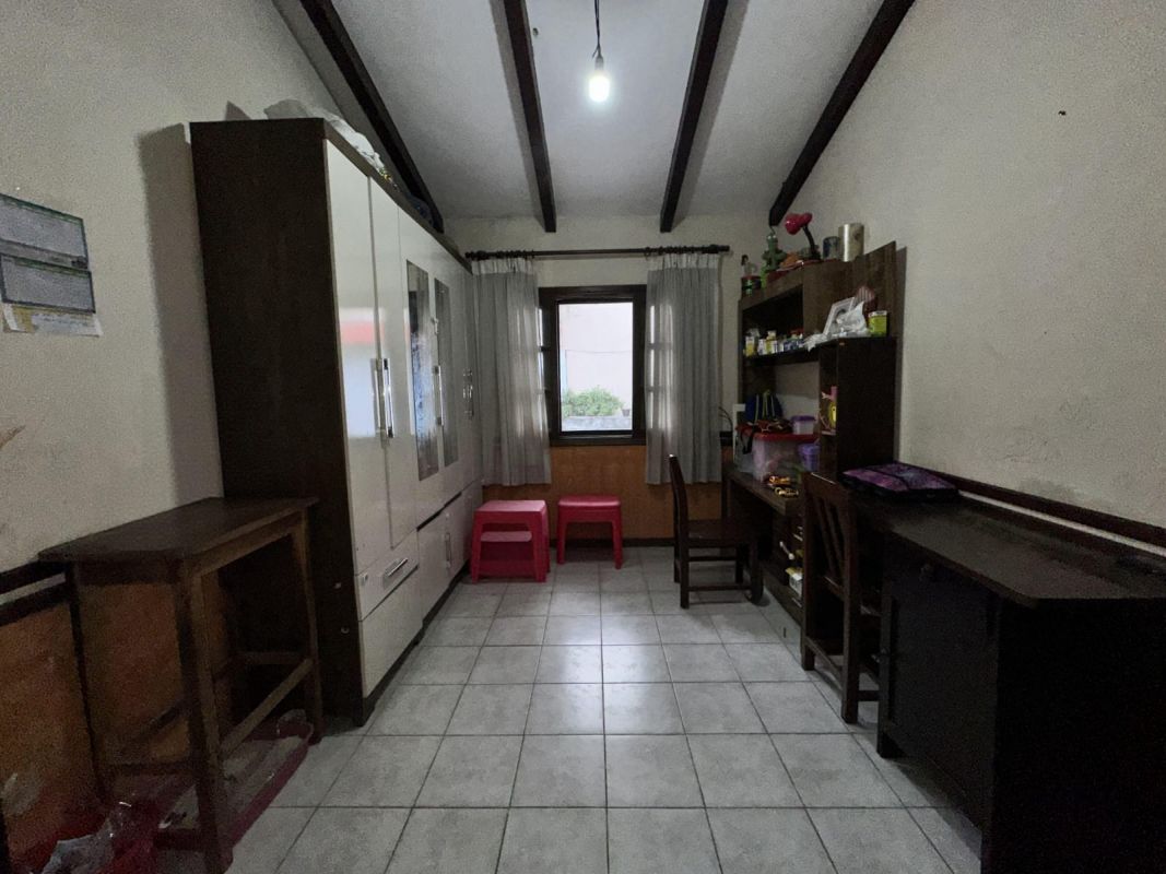 URBARI, CASA AMPLIA EN VENTA, DE 480M2, CON DEPARTAMENTO Y GARAJE PARA 4 VEHICULOS — imagen 3