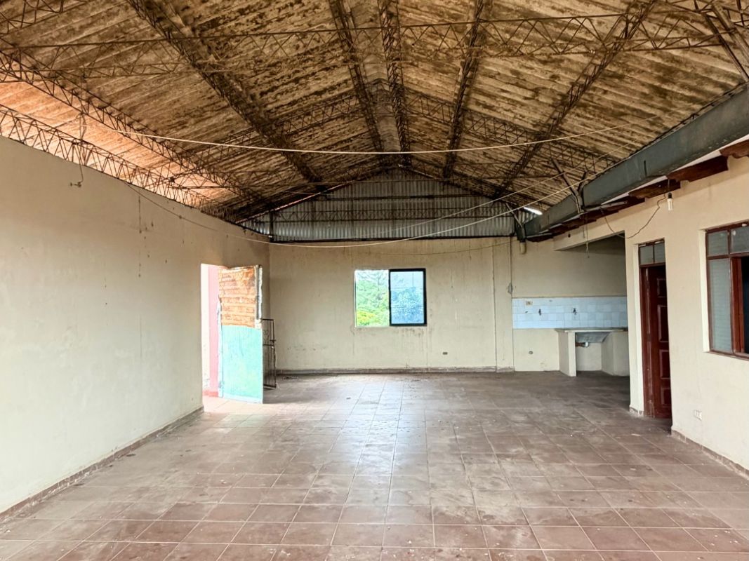 CASA COMERCIAL DE 3 PLANTAS — imagen 2