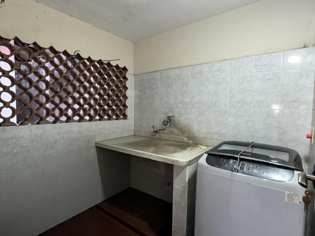URBARI, CASA AMPLIA EN VENTA, DE 480M2, CON DEPARTAMENTO Y GARAJE PARA 4 VEHICULOS — imagen 9
