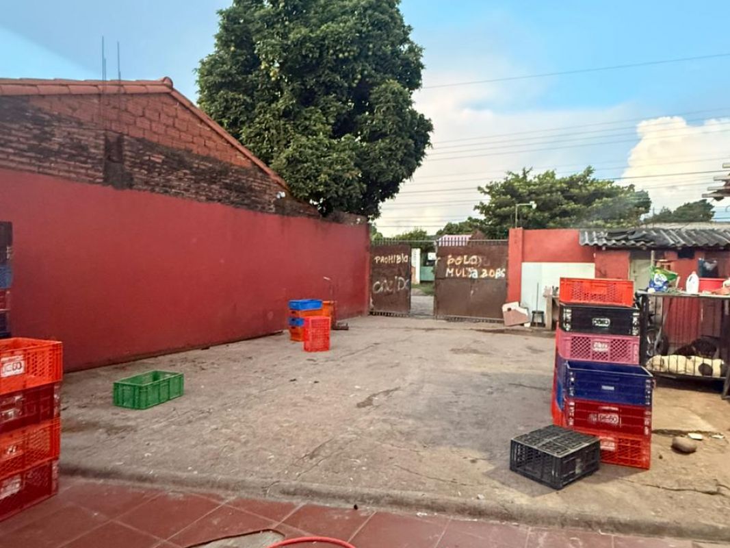 Casa con terreno amplio ,zona santos dumont — imagen 8
