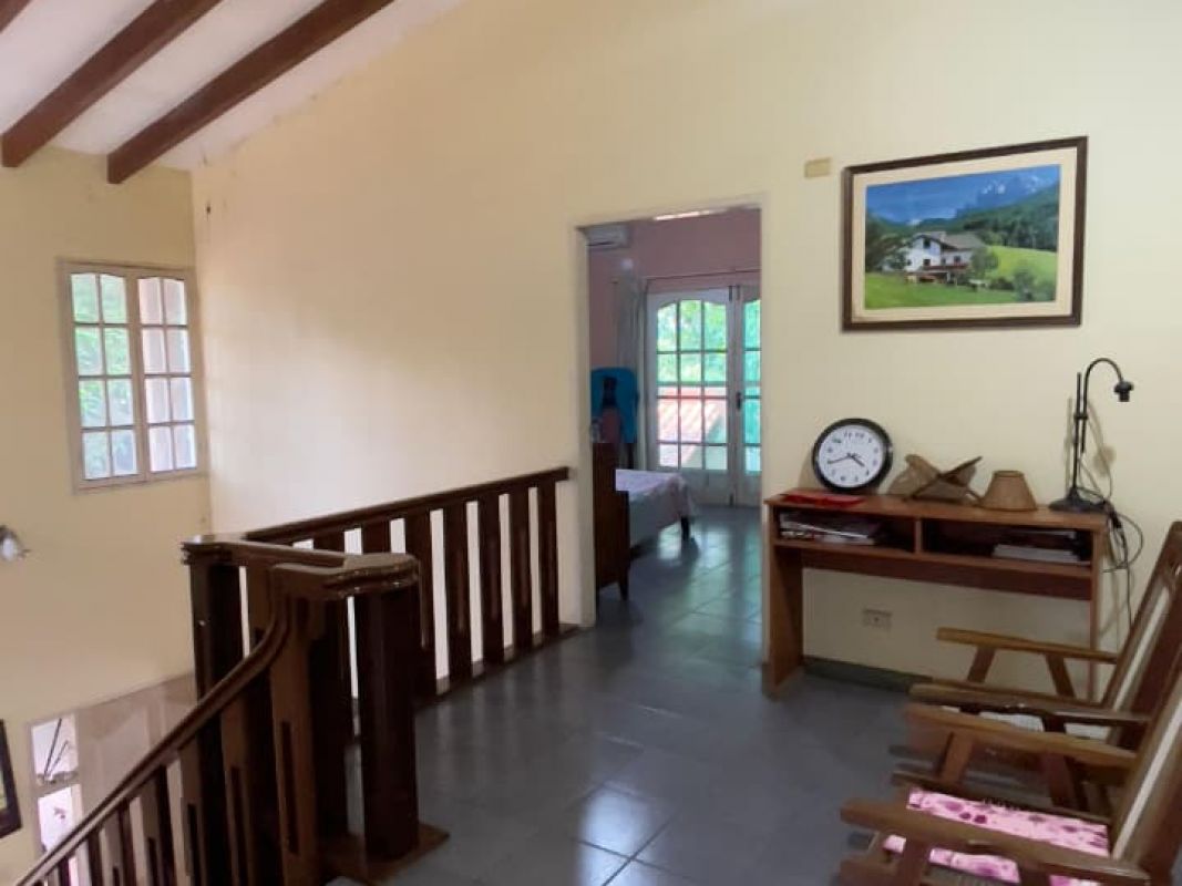 AMPLIA CASA EN VENTA, SOBRE AVENIDA BANZER, DE 772.25 M2, ZONA NORTE — imagen 5