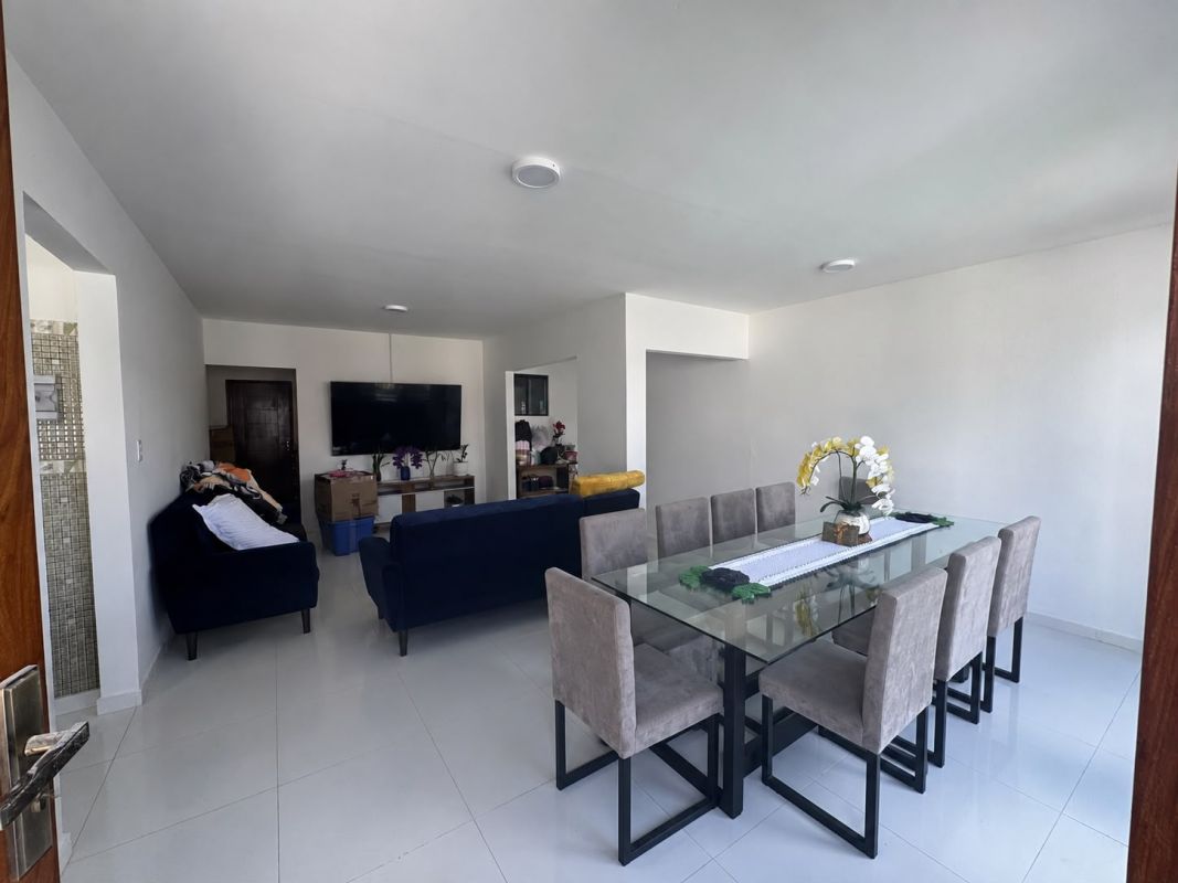 Casa de 3 dormitorios Zona Norte, Urb. Akualand Guapay — imagen 4