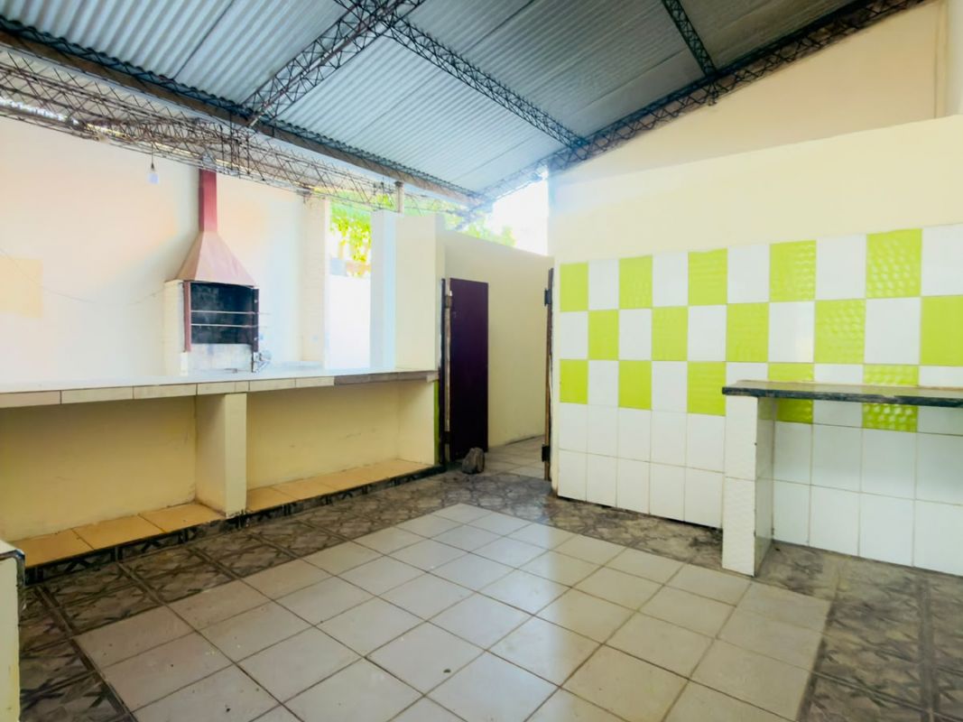 INMUEBLE COMERCIAL SOBRE AVENIDA EN ALQUILER — imagen 2