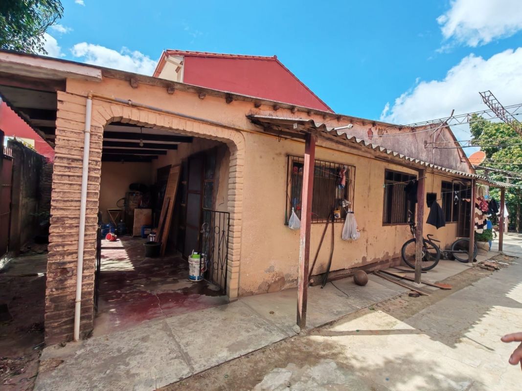 CASA EN VENTA - ZONA PLAN 3000 — imagen 1