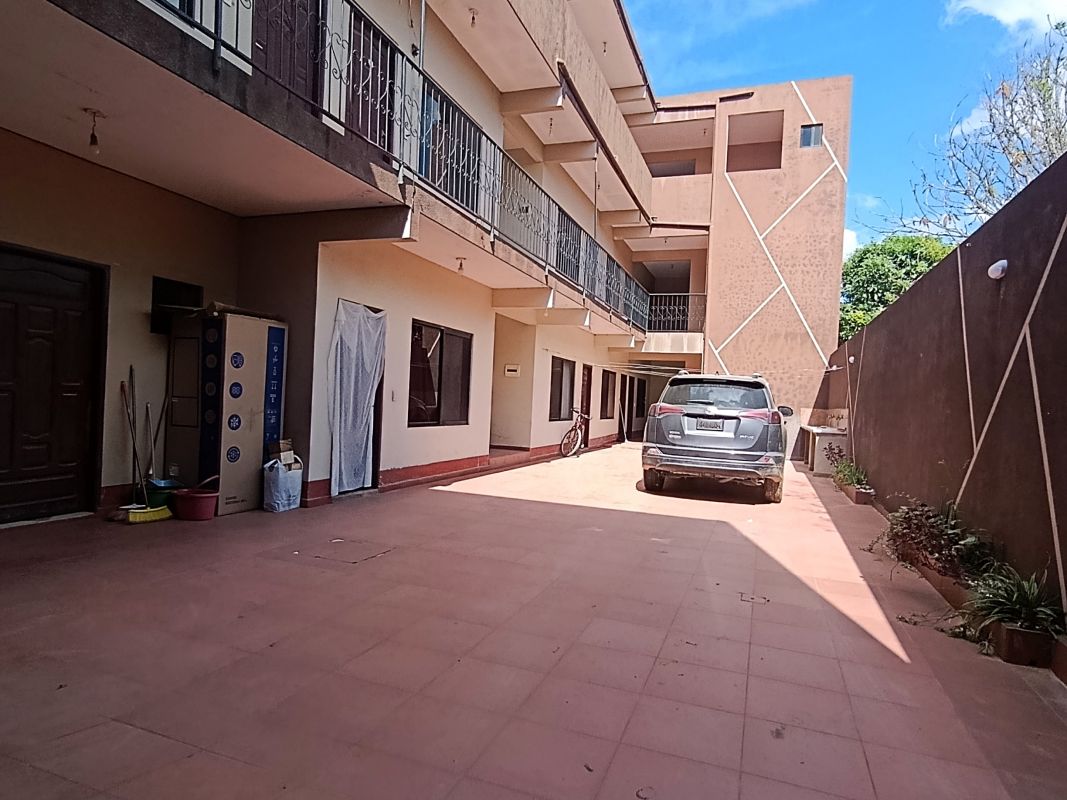 CASA COMERCIAL DE 3 PISOS — imagen 1
