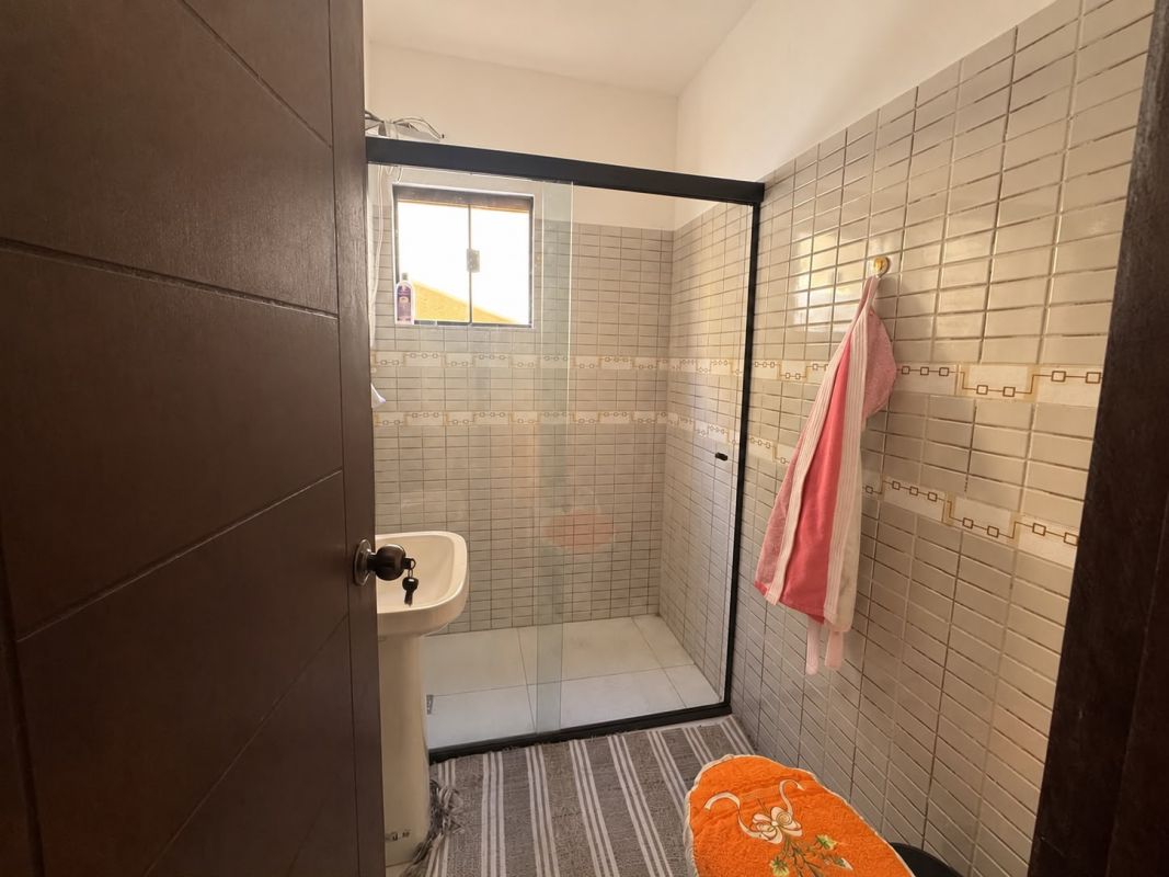 Casa de 3 dormitorios Zona Norte, Urb. Akualand Guapay — imagen 9